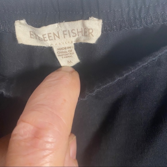 EILEEN FISHER Stretch Crop Pants w/side zipper. M - Picture 2 of 5